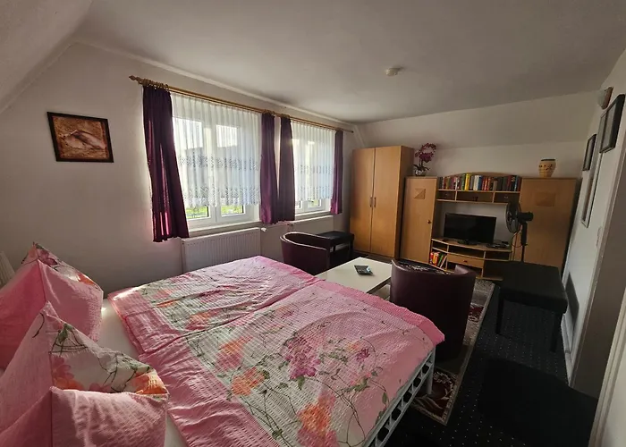 Und Strausswirtschaft Im Weinberg * Freyburg