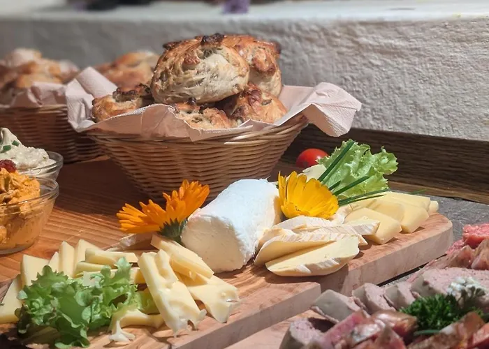 Daire Und Strausswirtschaft Im Weinberg